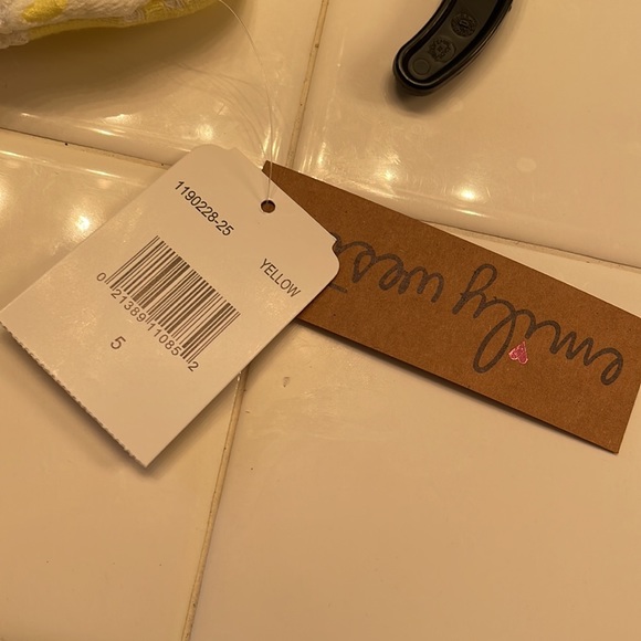 Emily west - Yellow and white lace overlay size 5 little girls dress - Picture 6 of 7